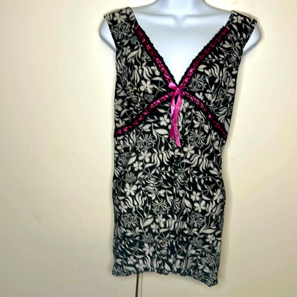 Kat Nap black and pink sleepwear. Size 1X
